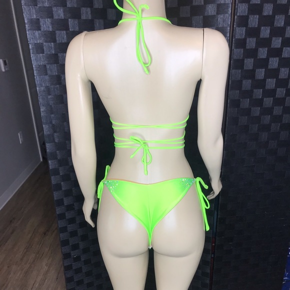 Neon bikini - Picture 2 of 6